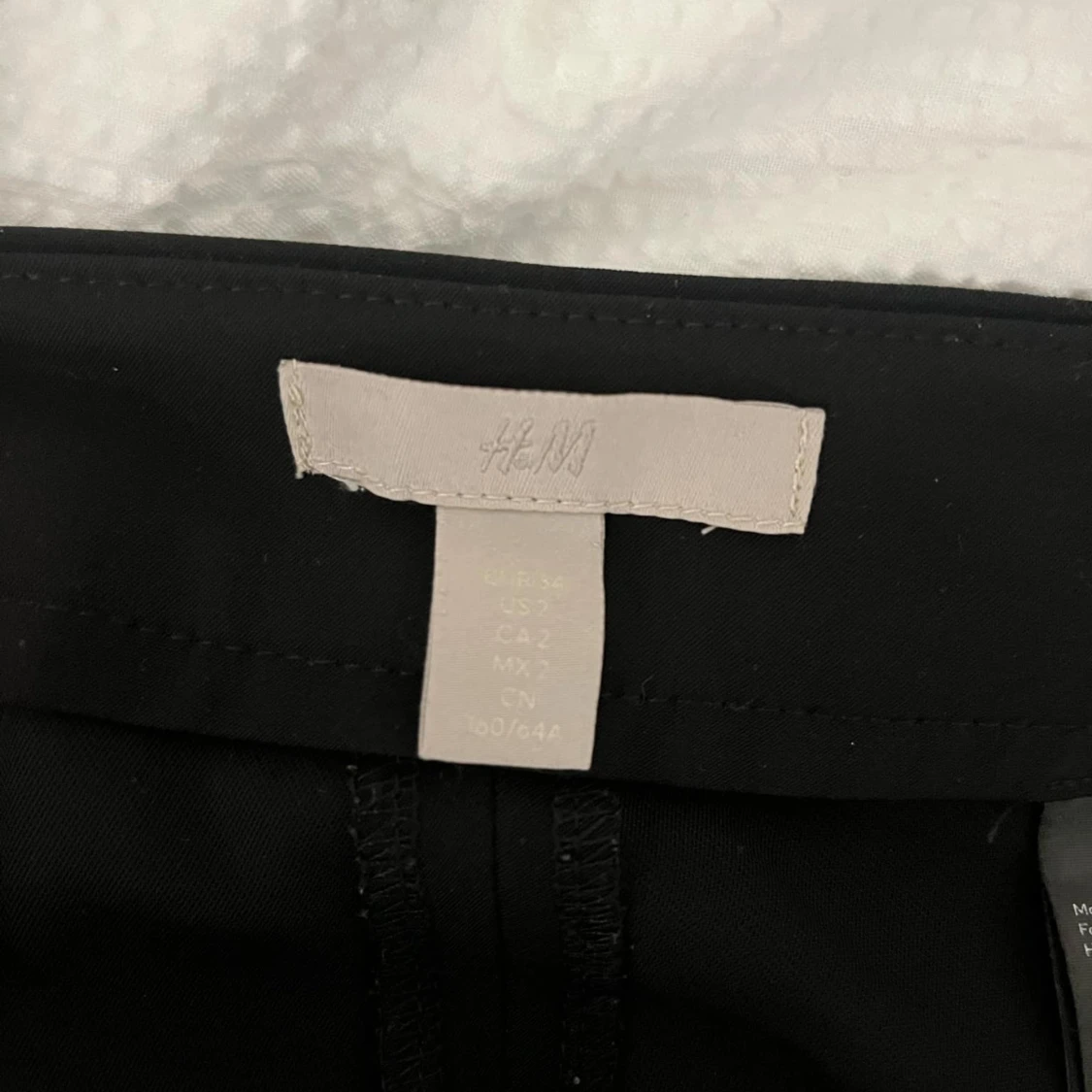 Svarta byxor från H&M - 90