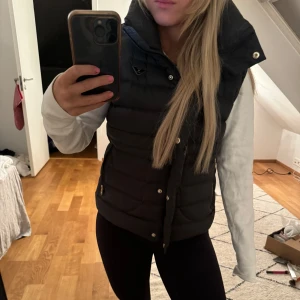 Canada snow väst i oliv grön - Storlek M passar s också 