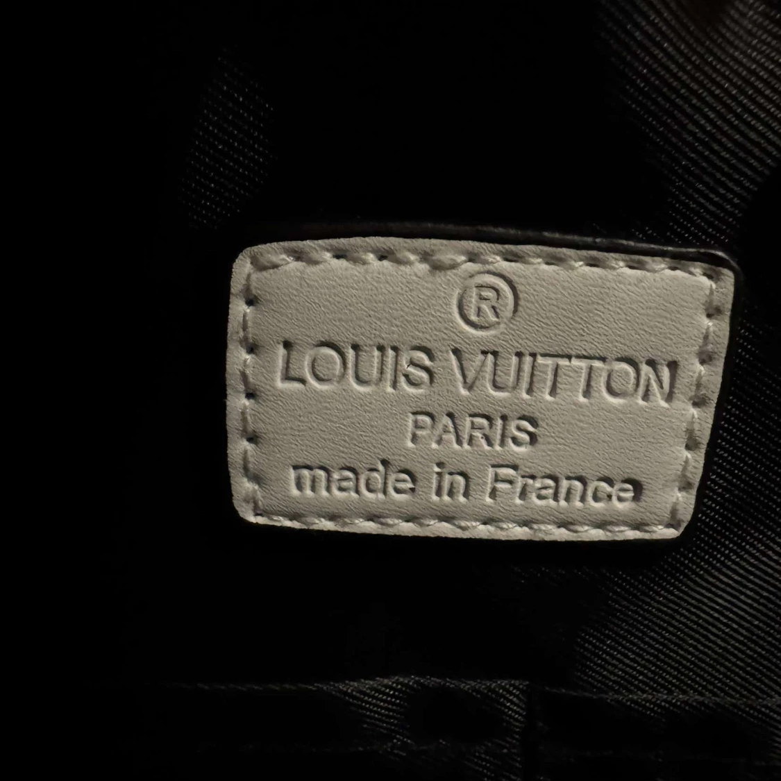 Vit axelremsväska från märket L - 93