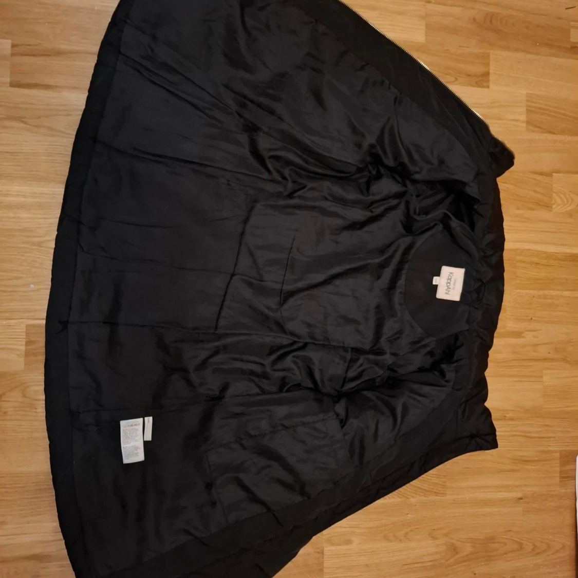 Svart pufferjacka från KappAhl - 90