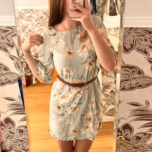  Blues / Klänning -  En jättesöt klänning som är för liten för mig