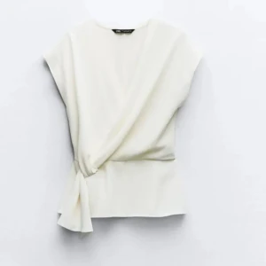 Zara topp - Säljer denna supertrendig Zaratopp! Som ny! 💕