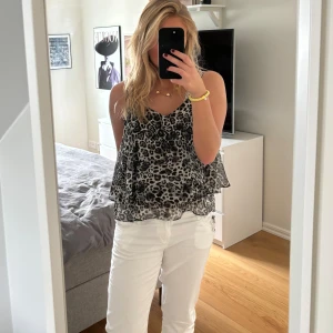 Leopardmönstrat linne - Såå fint linne i leopard, storlek s och köpt vintage 💕💕