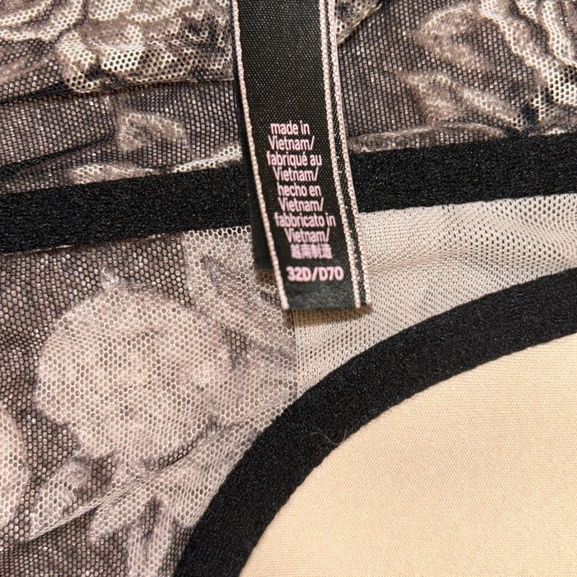 Victoria’s Secret Strappy Floral corset bra - 92