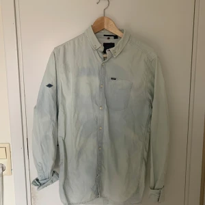 Superdry shirt - Size medium
