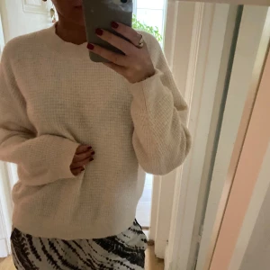 Stickad tröja - Oanvänd mohair tröja från Lindex🙌