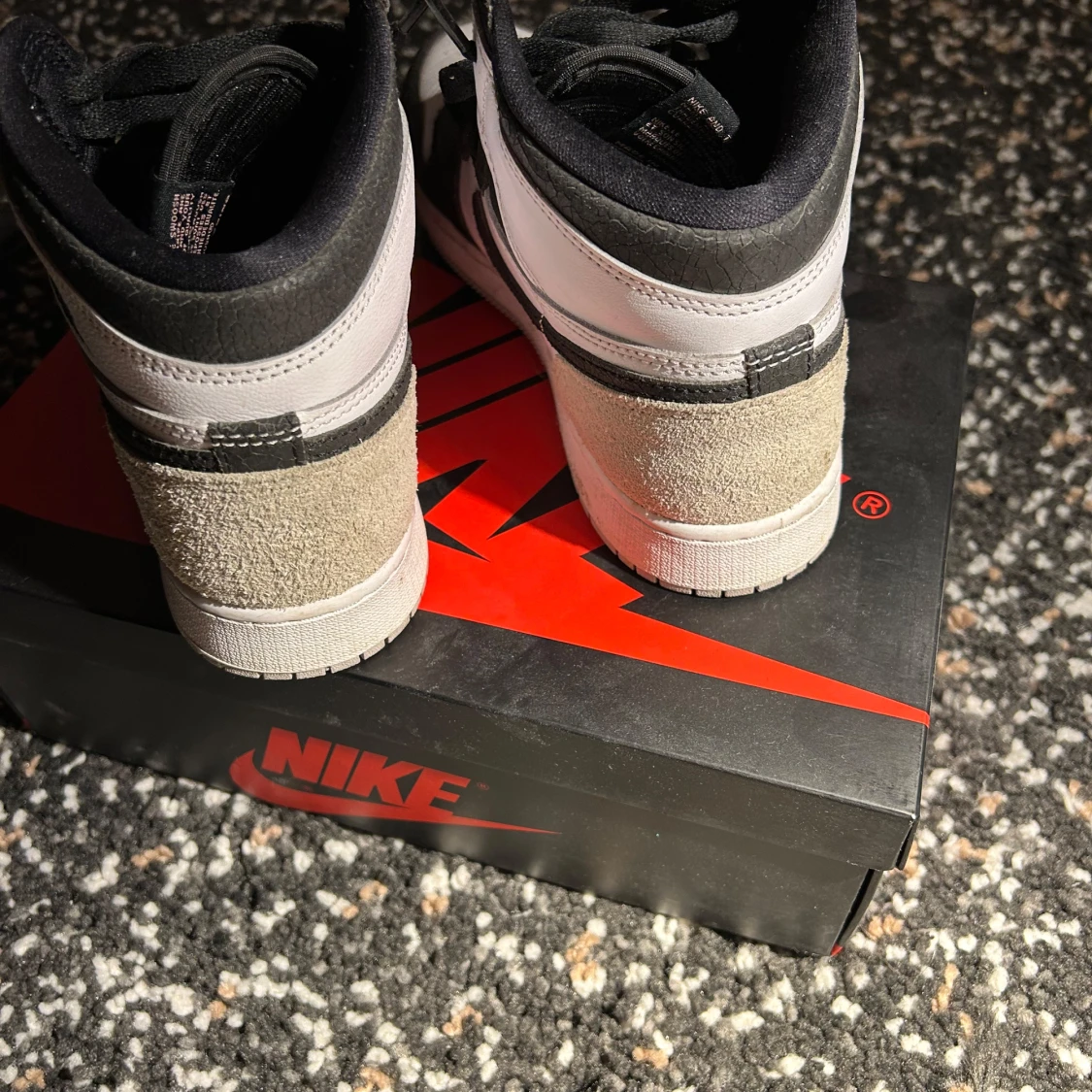 Jordan 1 retro mid - 93