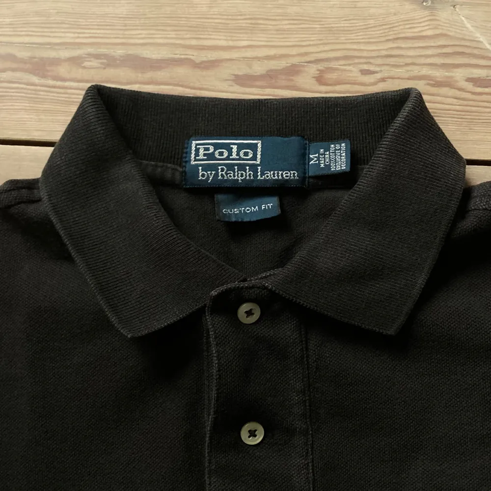 Säljer min Polo Ralph Lauren pike i nyskick, en size för liten för mig. Passar M, pris kan diskuteras. T-shirts.