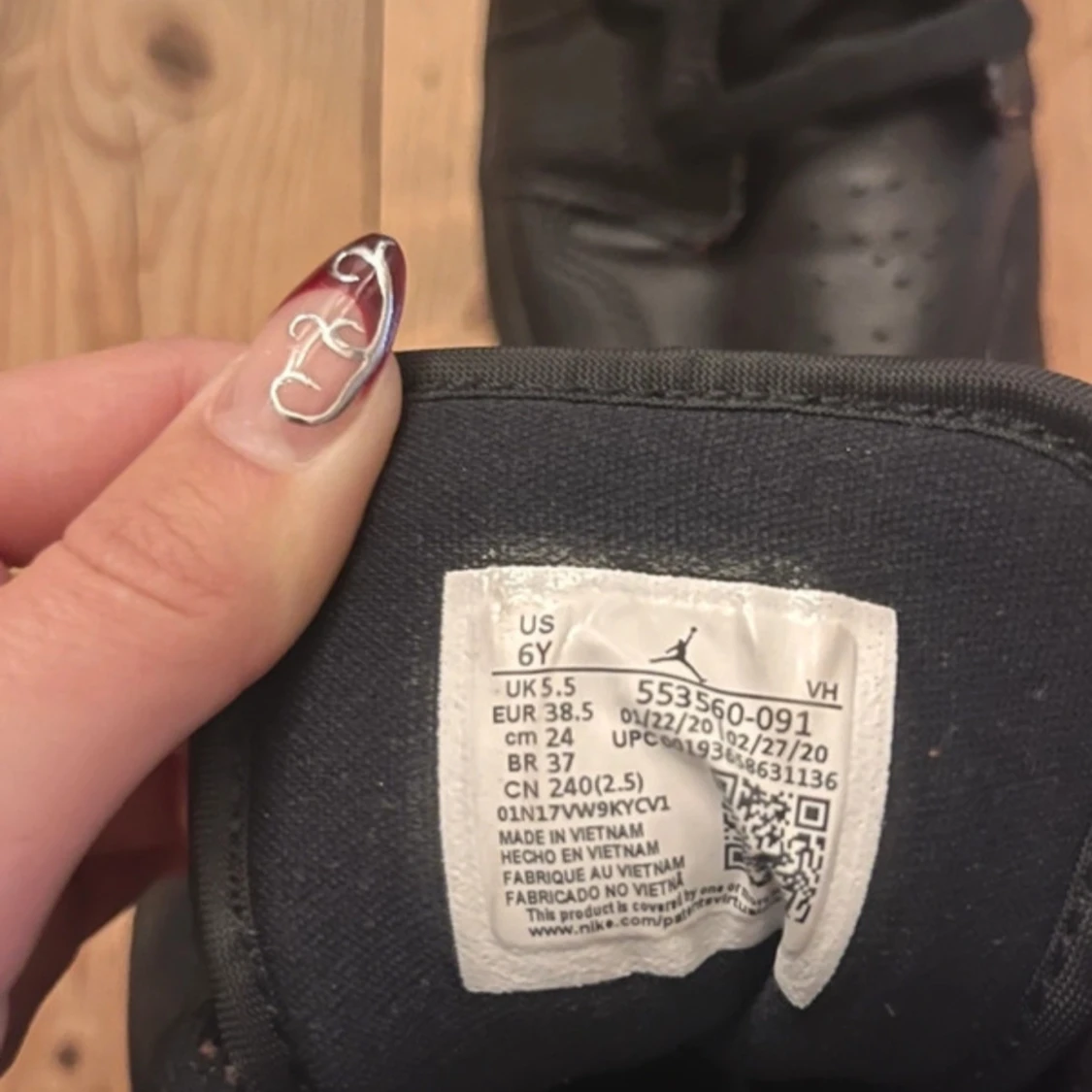 Svarta Nike Air 1s - 90