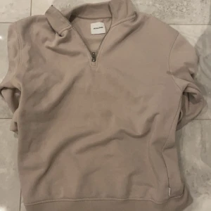 Half zip  - Half zip från Jack and Jones och den är i bra skick 
