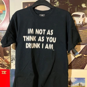 Vintage blurry T-shirt  - Vintage tröja med ett nice tryck, en bra konversation startare. Inga defekter eller fel på plagget. Dm vid frågor