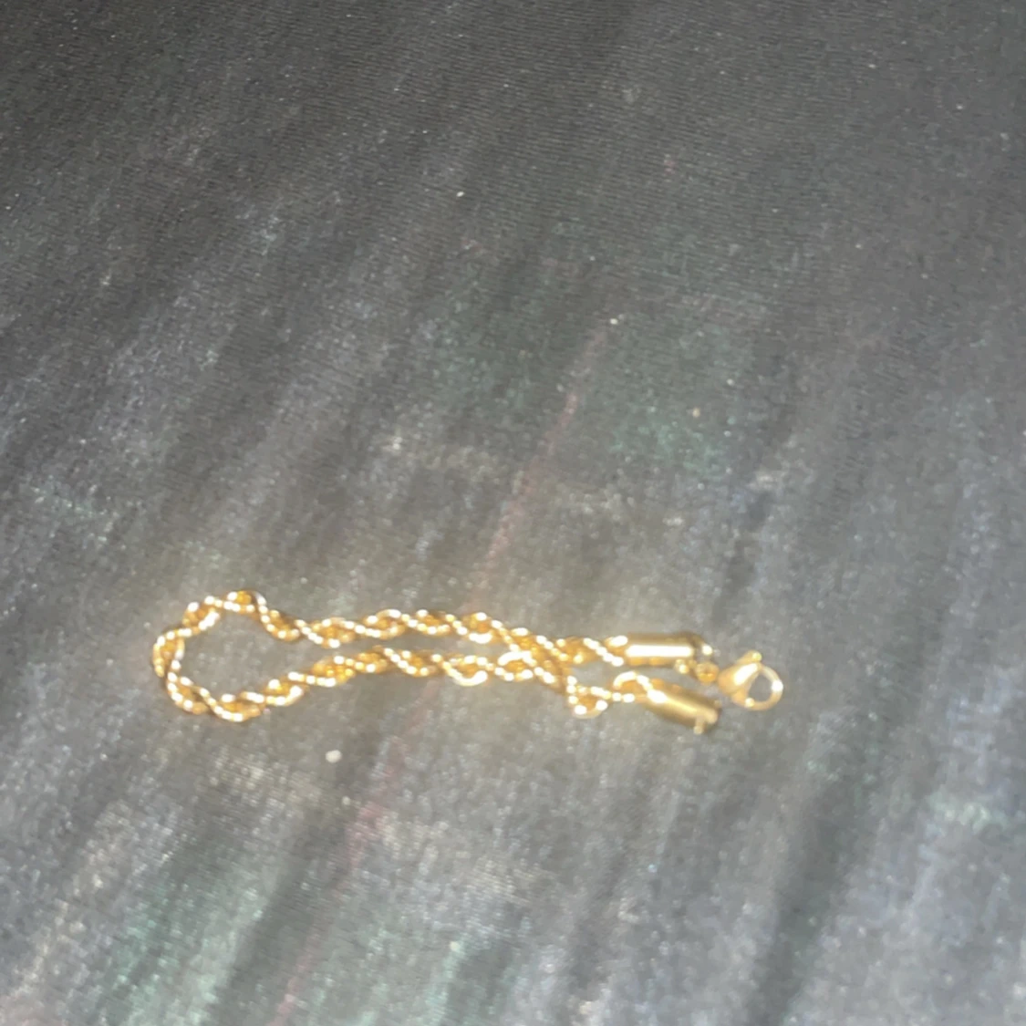 Guldigt tvinnat halsband - 90