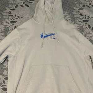 Nike air dress - Går att köpa bara tröjan eller bara byxorna