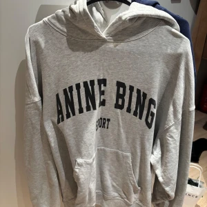 Anine Bing Hoodie - Använd ett fåtal gånger. Skriv för frågor💞