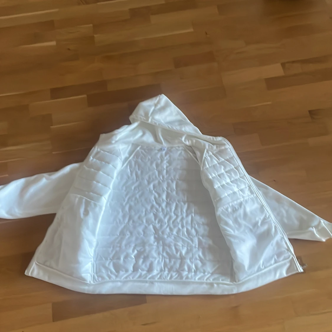 Vit cardigan jacka med huva - 90