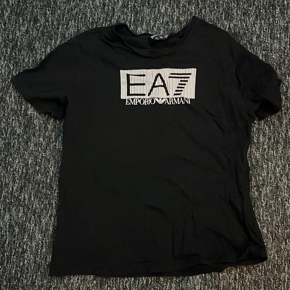 Svart t-shirt från Emporio Armani