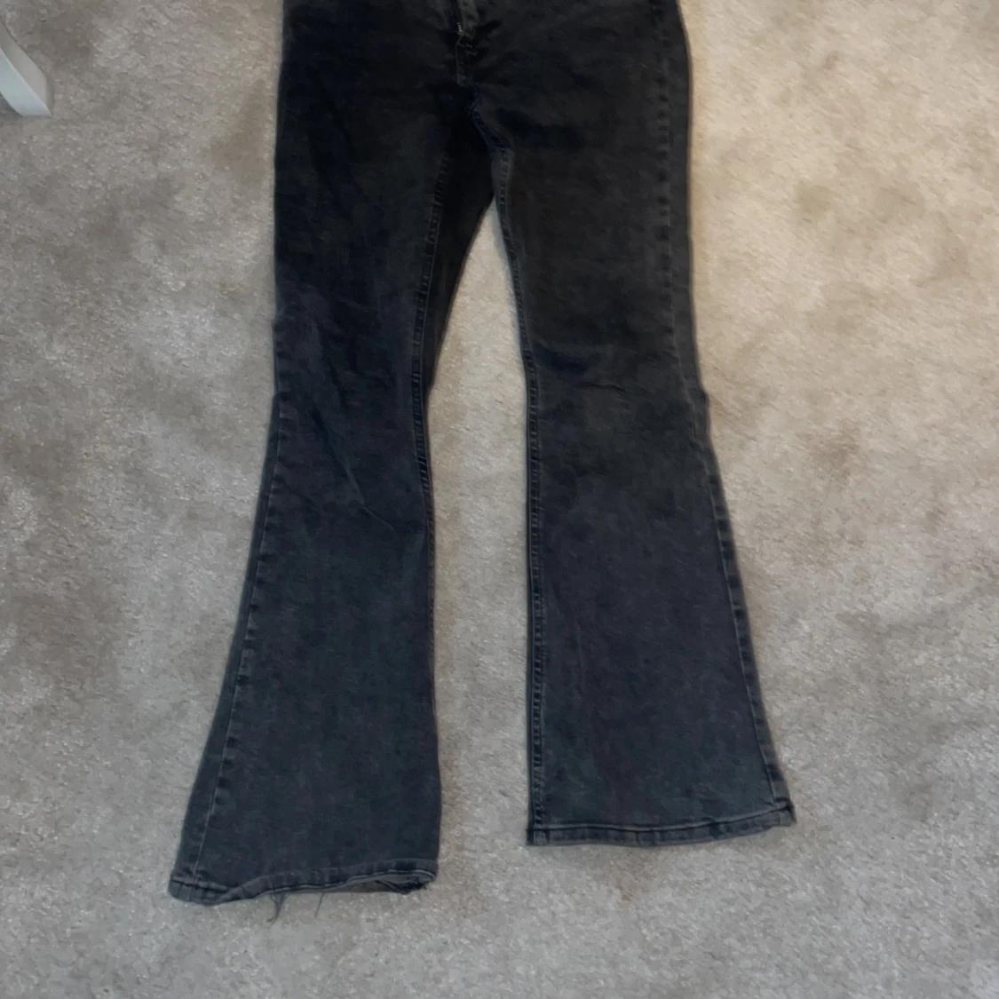 Svarta bootcut jeans - 1