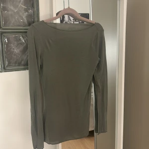 intimissmi tröja, grön💕 - intimissmi tröja, storlek S i olivgrön❣️