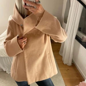 Kappa med Luva - Så snygg kappa med luva!!