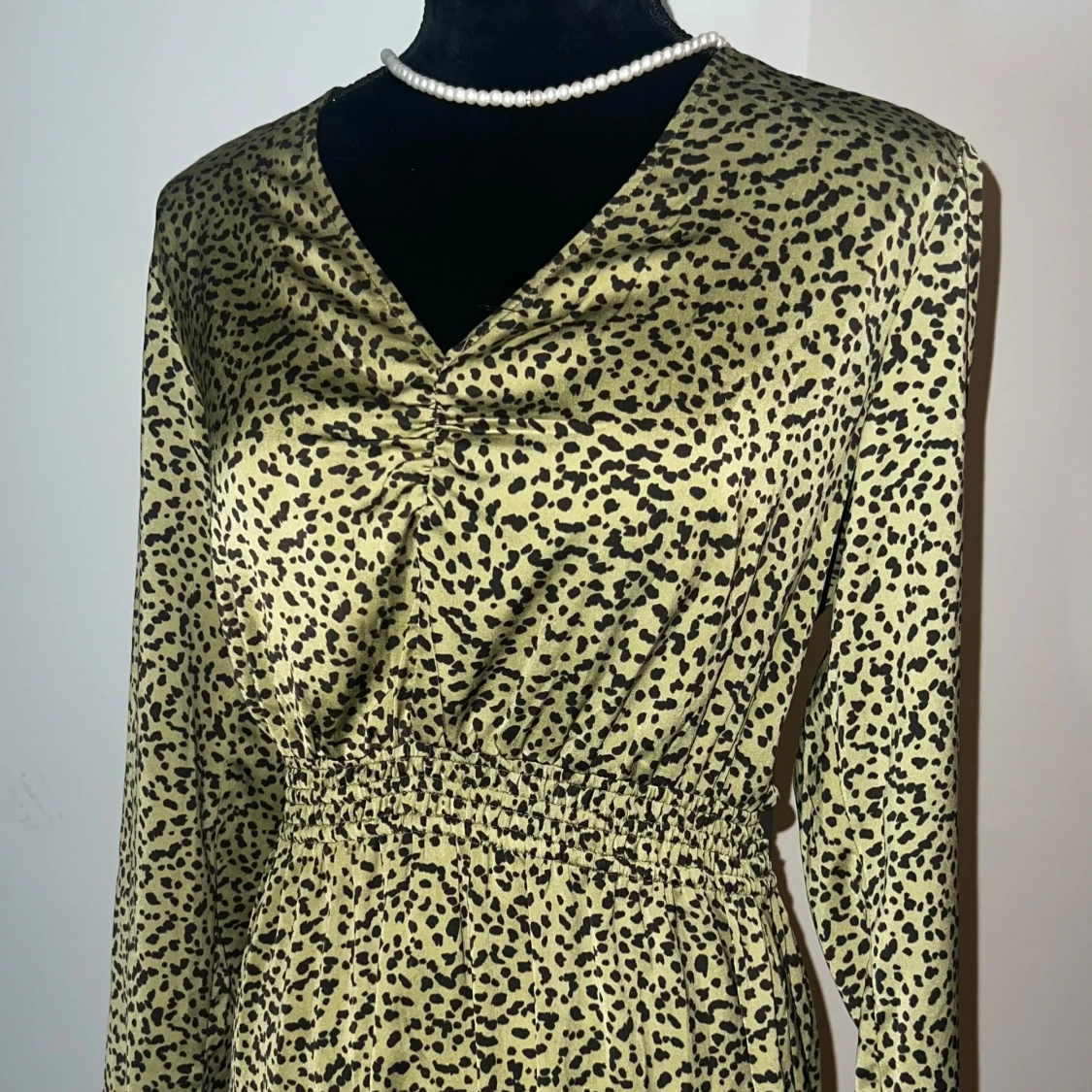 Grön leopardmönstrad klänning - 1