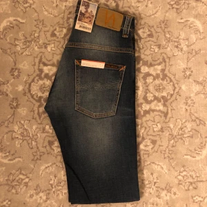 Helt nya Nudie Jeans - Säljer dessa helt nya Nudie Jeans med en snygg tvätt| Storlek 28/32| Thinn Finn, vid frågor eller funderingar är det bara att höra av sig🙌