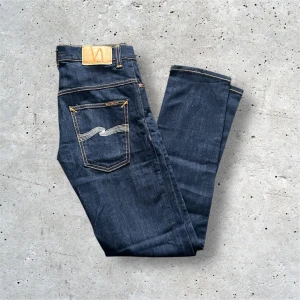 Nudie Jeans  - Nudie jeans - skick 10/10 - storlek W30 L30 - modell: Thin Finn - nypris ca 1599 mitt pris 524kr - pris kan diskuteras vid snabb affar!