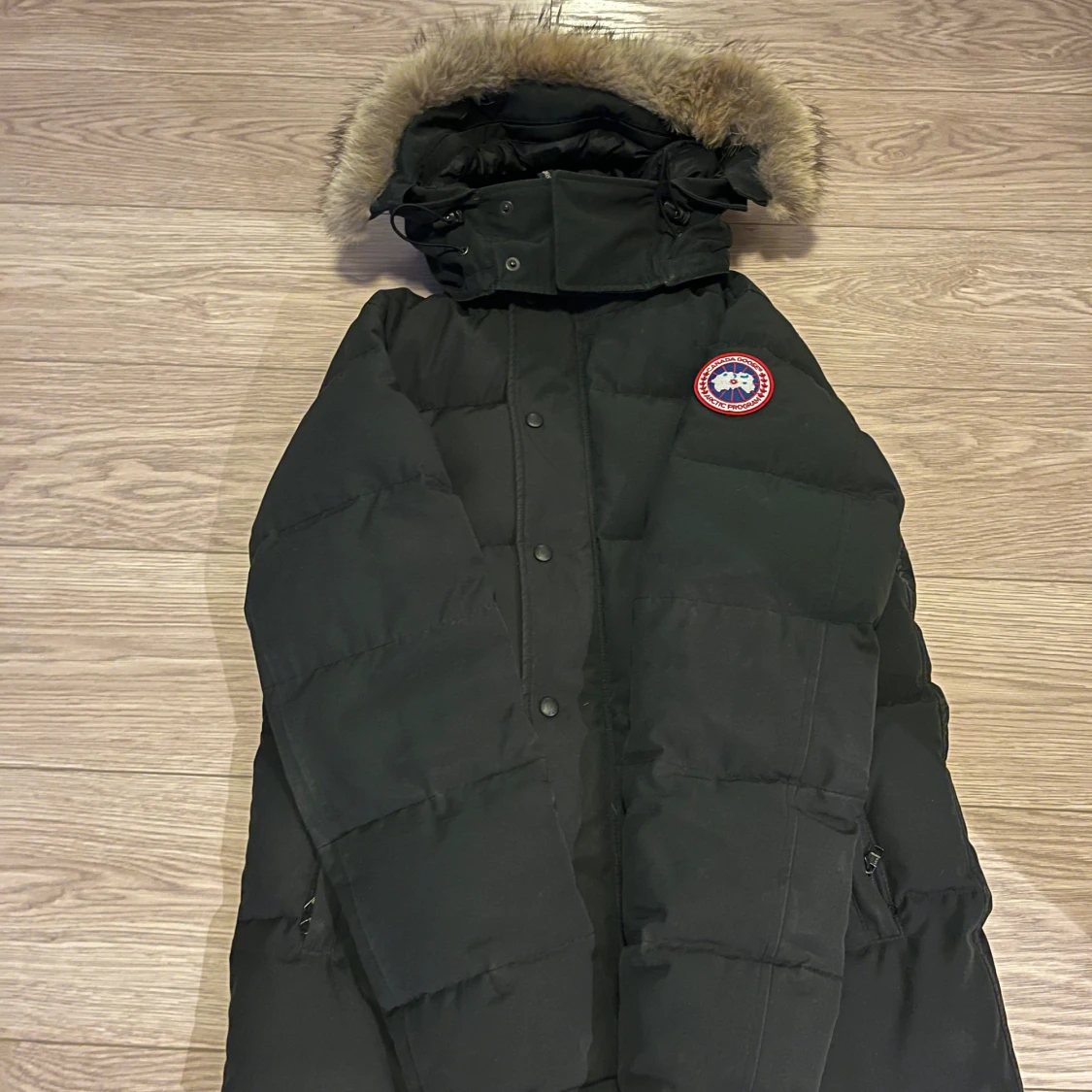Svart dunjacka från Canada Goose