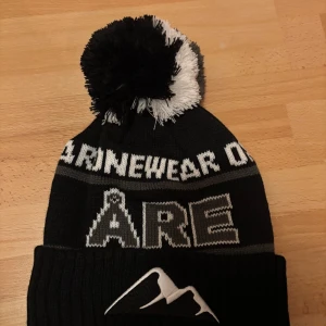 Helt ny Åre mössa - Helt ny Åre mössa som aldrig är andvänd. Köpte två och valde att bara behålla den färgen.