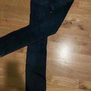 acne studios jeans - säljer gamla acne studios då dem är för små. riktigt bra skick och priset kan diskuteras