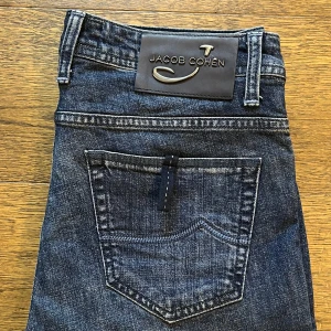 Jacob Cohen jeans  - Säljer dessa jeans från Jacob Cohën i storlek 31. Modellen på jeansen är 622. Jeansen är i jättebra skick nästan som nya. Skriv om du har några frågor. 