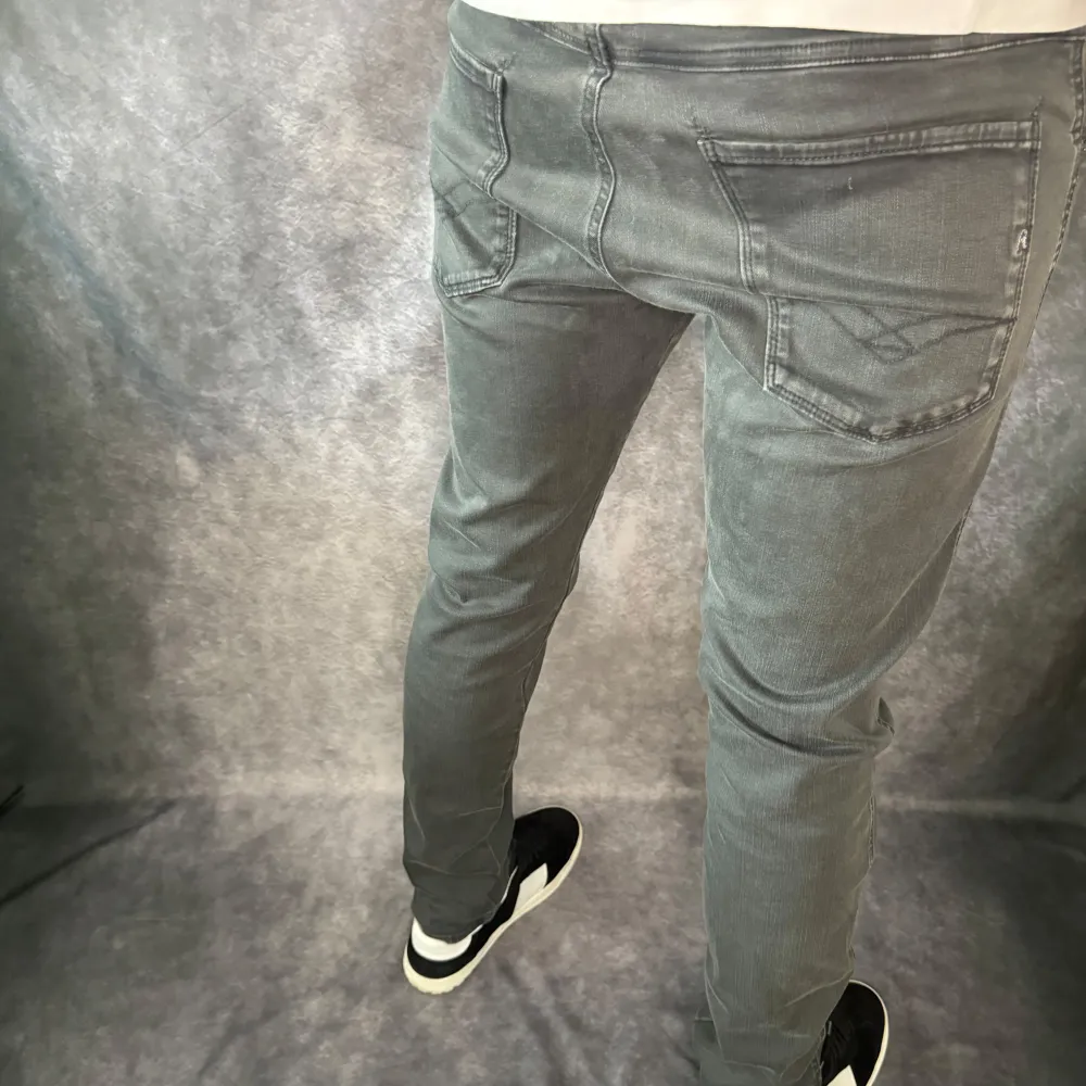 // Replay anbass jeans | Storlek W31/L32 | Nypris runt 1800kr | Kontakta för fler frågor eller funderingar // Deluxecloset . Jeans & Byxor.