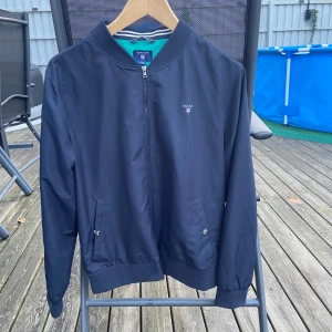 Gant jacka  - En fin å skön Gant jacka som inte längre kommer till användning 