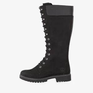 Svarta stövlar från Timberland - Säljer ett par svarta Timberland-stövlar i mycket bra skick. De är höga med snörning och har en robust sula perfekt för höst och vinter. Tillverkade i Vietnam och passar perfekt för kalla dagar. Skorna är i storlek dam 41 och har en snygg och tidlös design. Har bara använts exakt fyra gånger.