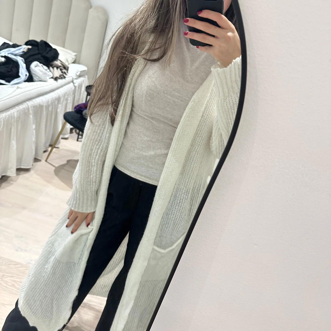 Vit lång stickad kofta