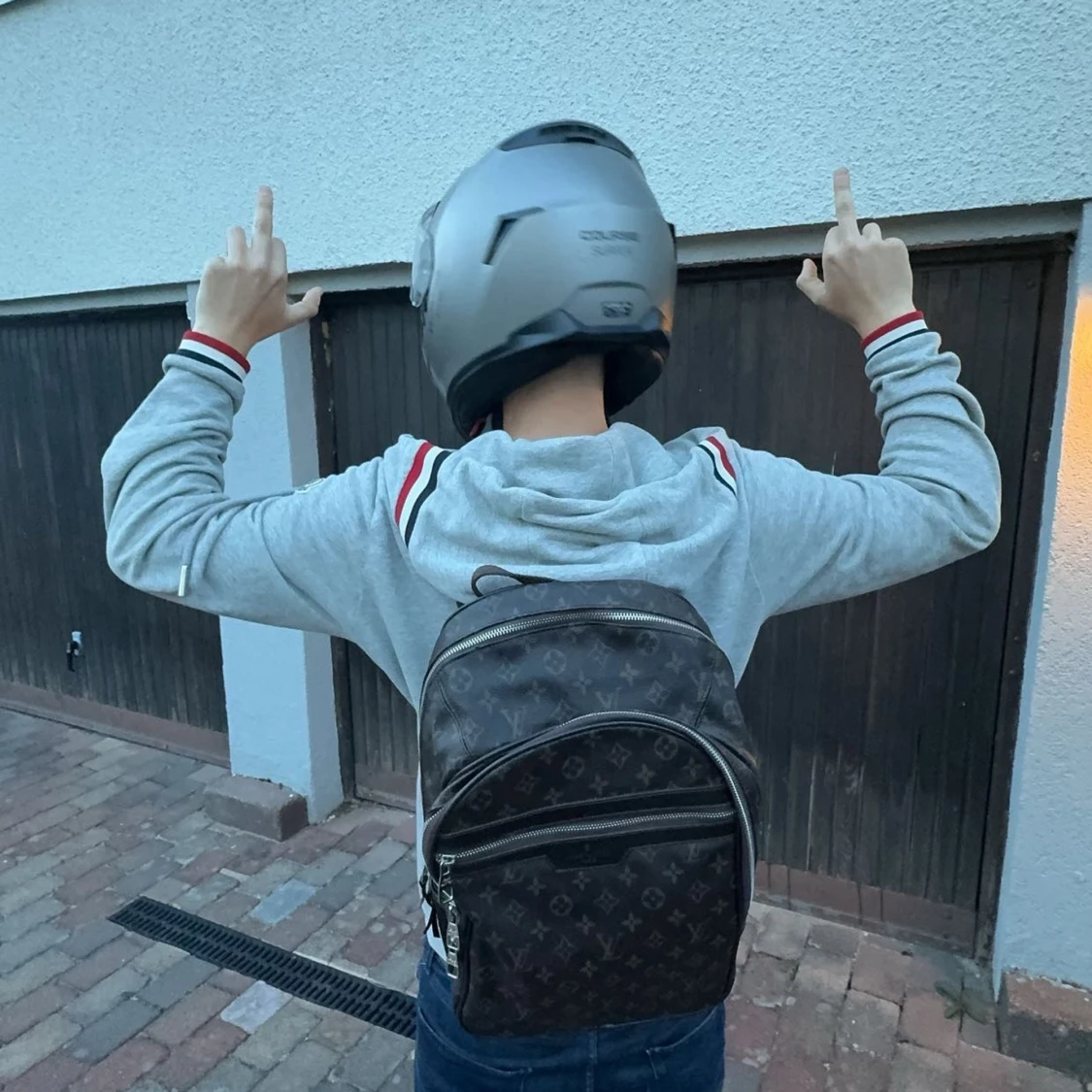 Grå huvtröja från Moncler - 93