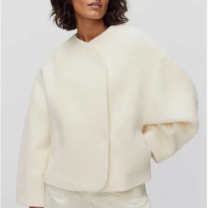 Vit jacka från MQ  - Söker Samantha jacket från MQ! 💕