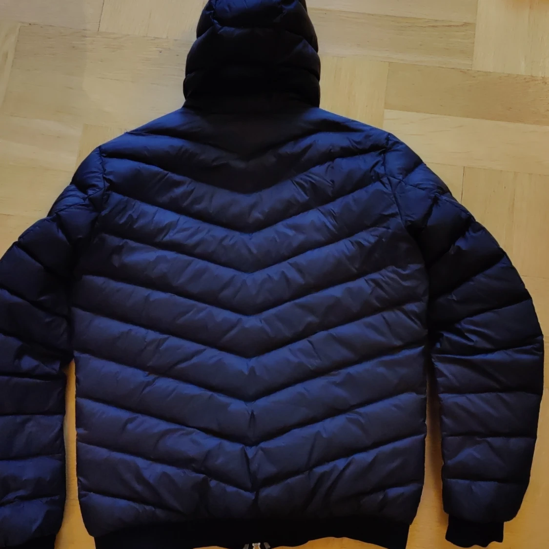 Svart pufferjacka från Armani Exchange - 91