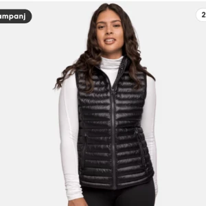 Svart dunväst - Snygg svart dunväst från Everest i Storlek M, ny skick! Säljs pågrund av att den inte används💕