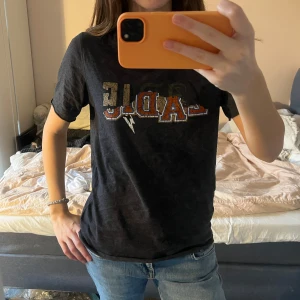 Zadig t shirt  - Jättecool t shirt, från zadigs barnavdelningen men passar mig som har S ❤️