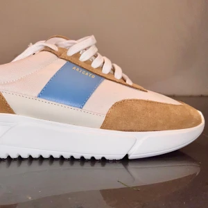 Coola Axel Arigato Sneakers  - NEW Axel Arigato Men's Genesis Vintage Runner Sneakers in Brown/Red  EU42