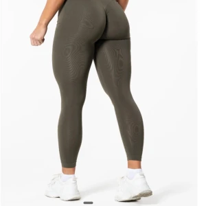 Relode prime scrunch  - Använda en gång och säljs då jag har för många av dessa tights 😇  Färgen är khakigrön, storlek xs!