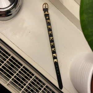 Valentino liknande armband  - Helt nytt armband, inga defekter, skriv vid fler frågor/bilder😇