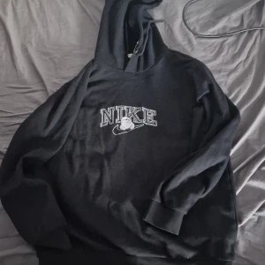 Hemma gjord nike panda hoodie - hemmagjord, i mycket god skick. storlek M lite oversize 
