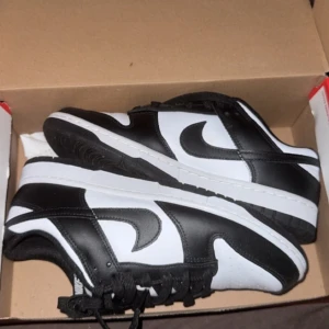 Nike dunk skor  - Nike dunk panda skor , nyskick . 