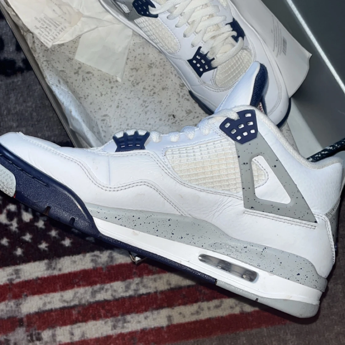 Nike Air Jordans i vitt och blått - 91