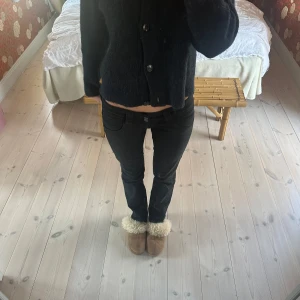 Straight lowrise Pepe jeans  - Jag säljer mina jätte snygga pepejeans, de är lågmidjade och bootcut så väldigt trendiga💕