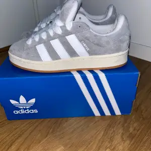 Helt äkta ✅Nya Adidas Campus 00S, använda två gånger, säljs pågrund av att storleken är för liten för mig (köpt på merchsweden)