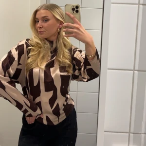 Blus  - Blus från Stockh lm, använd en gång