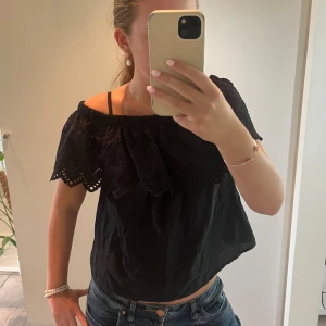 Blus  - Jättefin blus ifrån Vero Moda! 💓 Väldigt bra skick! 😊 Kan tänka mig att gå ner lite i pris vid snabb affär! 