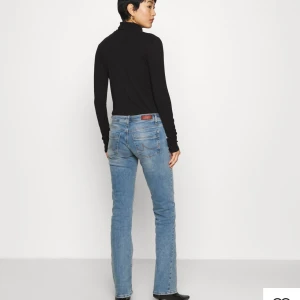 ltb jeans valerie - säljer då de är för långa för mig!! använda väldigt få gånger som nya!!💖💖helt slutsålda på hemsidan